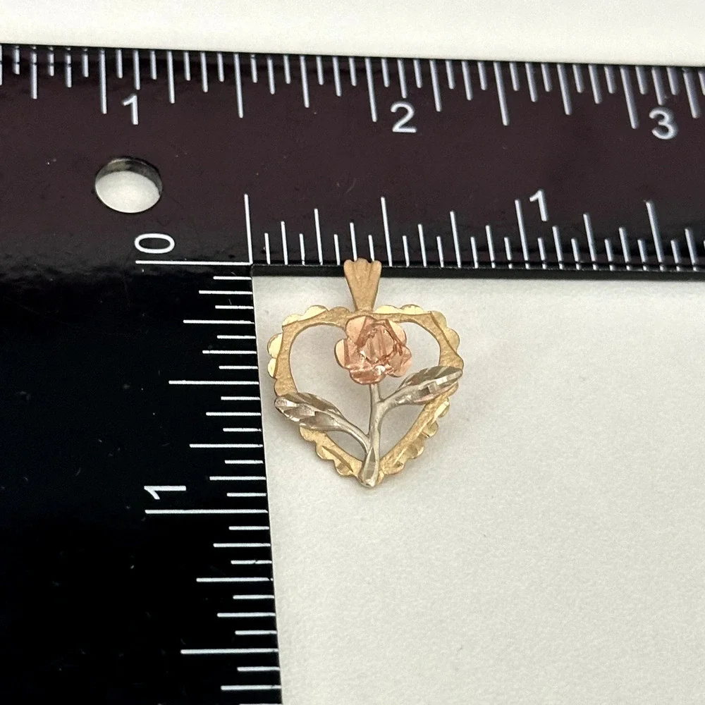 Vintage 14K Gold Heart Flower Tricolor Yellow Rose White Gold Charm Pendant